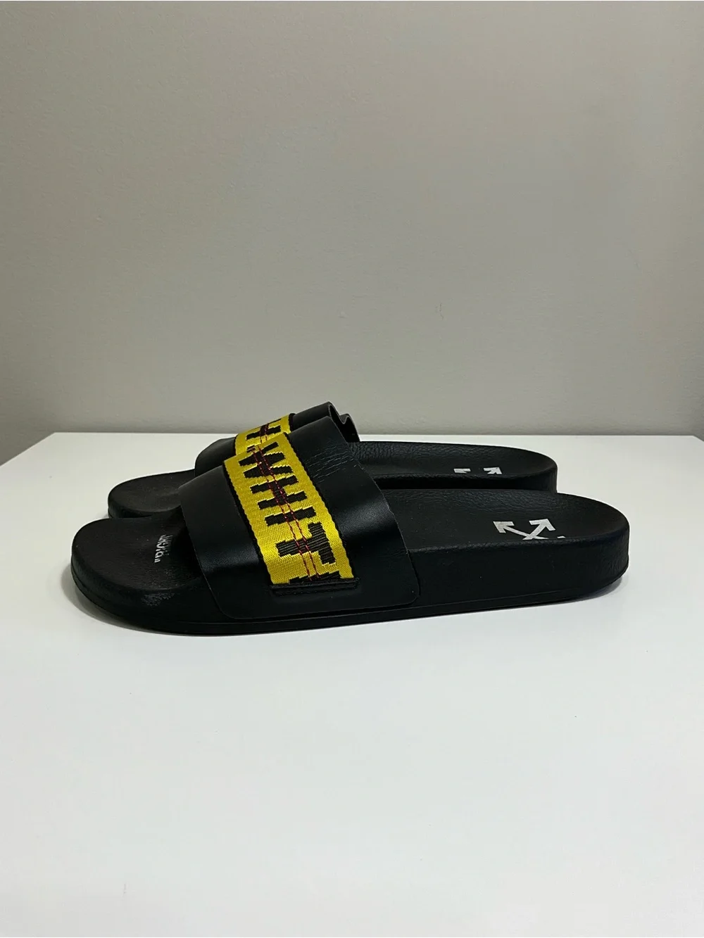 OFF-WHITE Industrial Belt Slides Black Yellow Logo Sandals EU 41 Virgil Abloh